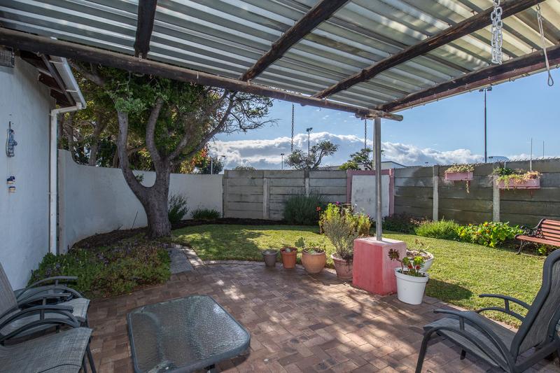 To Let 3 Bedroom Property for Rent in Kirstenhof Western Cape